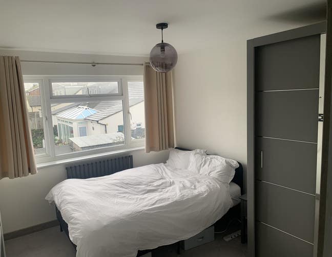 Bright modern double near Chalkwell Park Main Photo