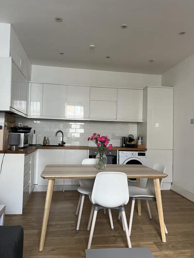 Lovely room in flat next to Hyde Park Main Photo