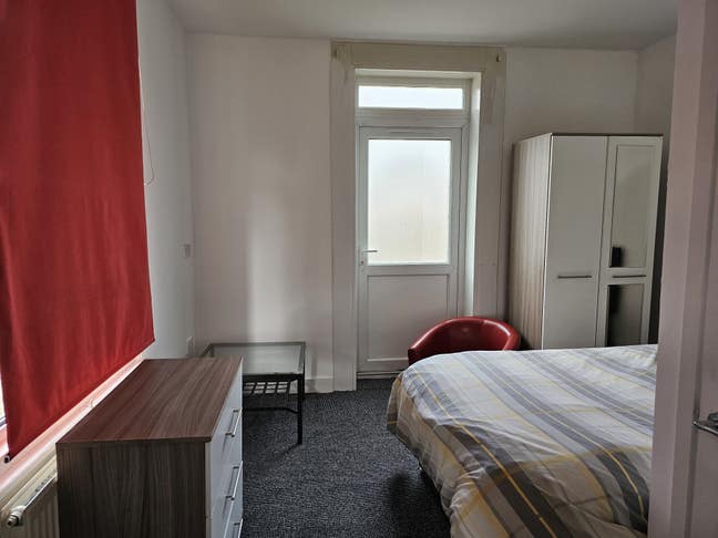 Double Ensuite Room in Shared House Main Photo