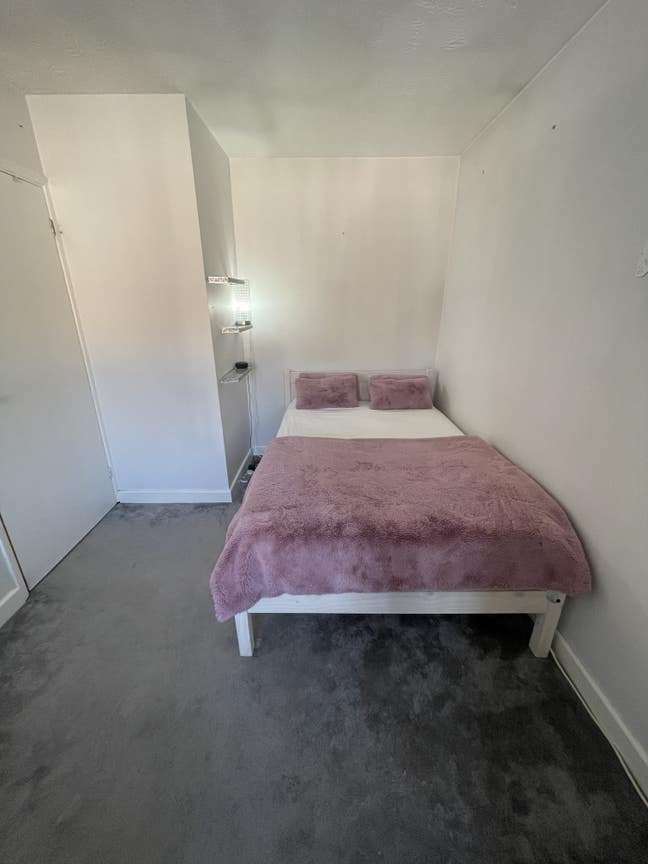 Double furnished room to let Main Photo