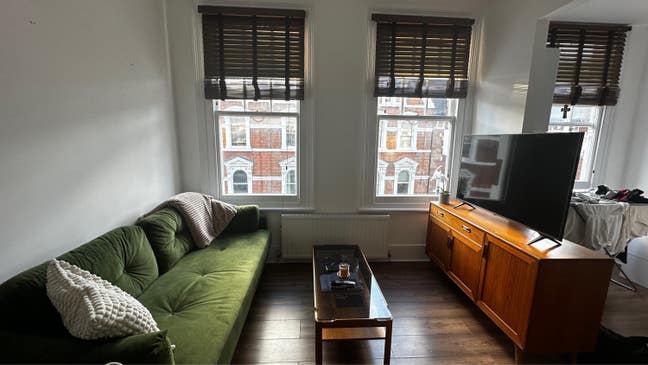 Double room - 5 mins from Clapham Junction Station Main Photo