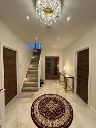 A large double bedroom with a dedicated bathroom Main Photo