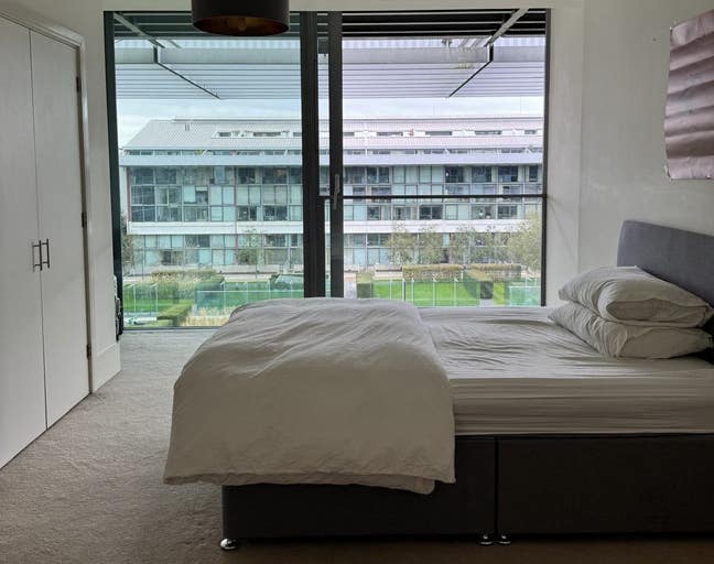 En-suite room in Highbury Square Main Photo