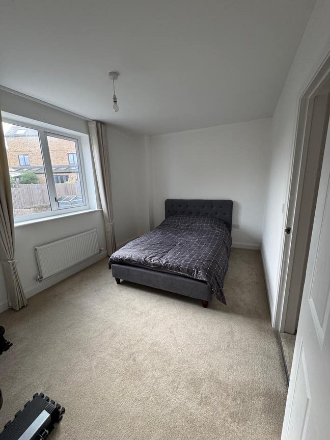 Spacious Room for Rent in Coulsdon Main Photo