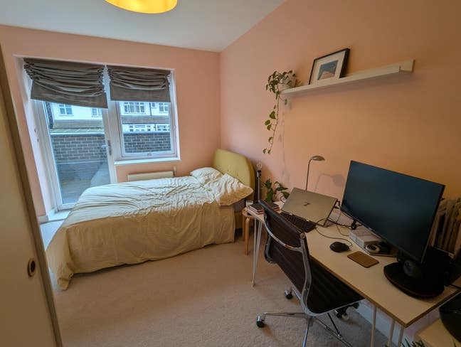 Good sized double room in new house with terrace Main Photo