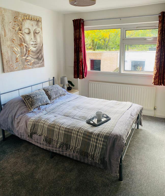 Large Double Room with En Suite Main Photo