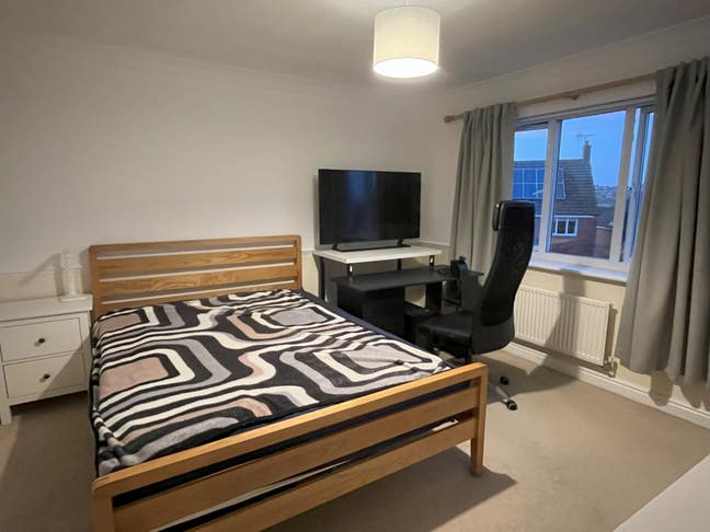 Large Double in Fantastic Detached House Main Photo