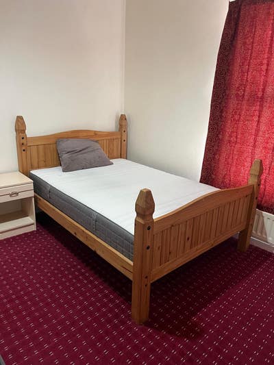 Room for Rent Main Photo