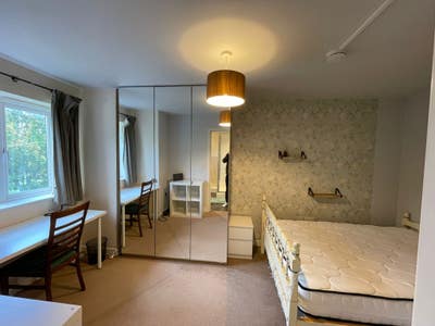 Double en-suite, North Cambridge Main Photo