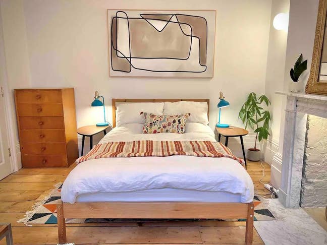 Large Room | Shared Bathroom | Flexible stays Main Photo