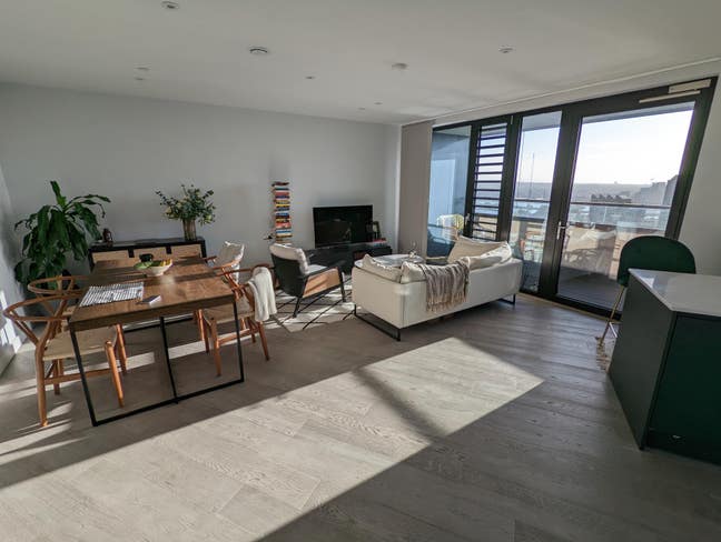 Modern large 1 bed flat from end of Nov to mid-Jan Main Photo