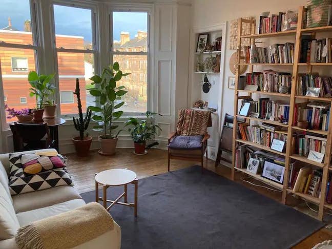Cosy two bedroom traditional flat in Partick Main Photo