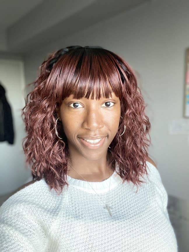 I am a 28years old female looking to rent a room Main Photo