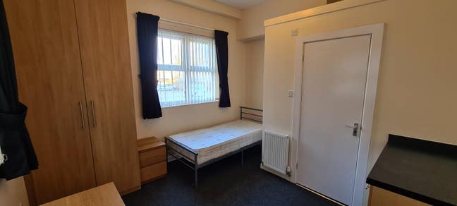 Single En-Suite Room Within House Share Main Photo