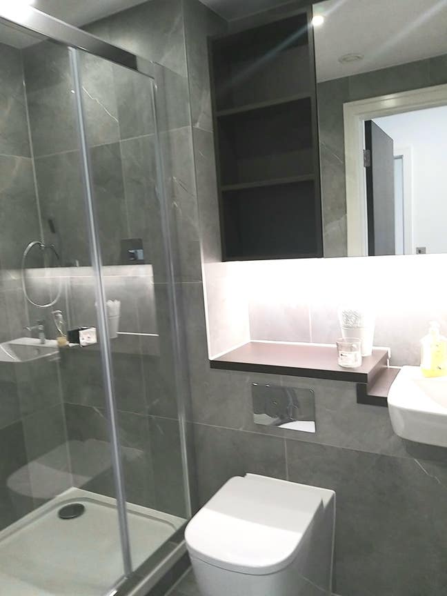Delightful large double room with en-suite   Main Photo