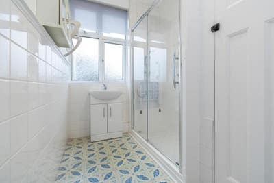 Room available in home owners house Main Photo