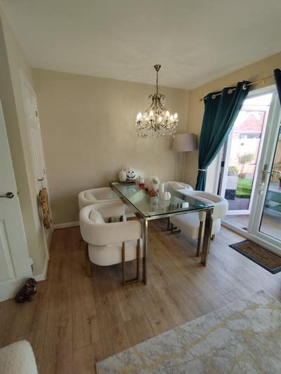 Double room available on a newbuild estate Main Photo