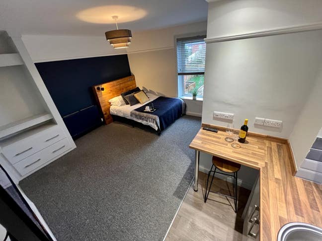 Modern Large Studio  LN5 Area Main Photo