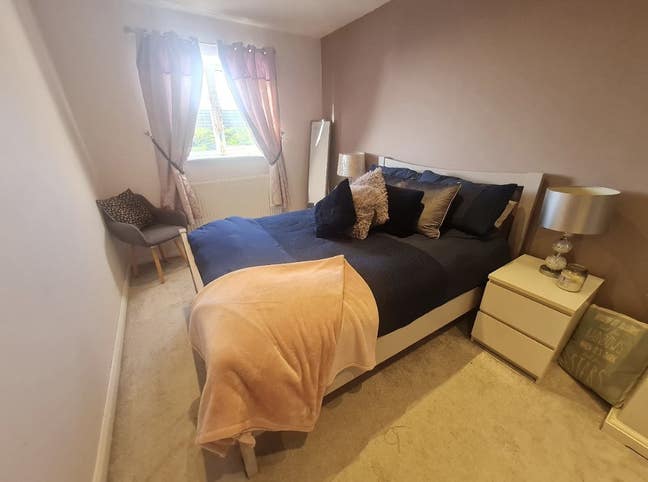 Large bedroom with ensuite Main Photo