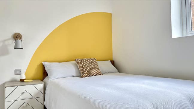 Brand New Ensuite Bedroom Plus Own Living Room Main Photo