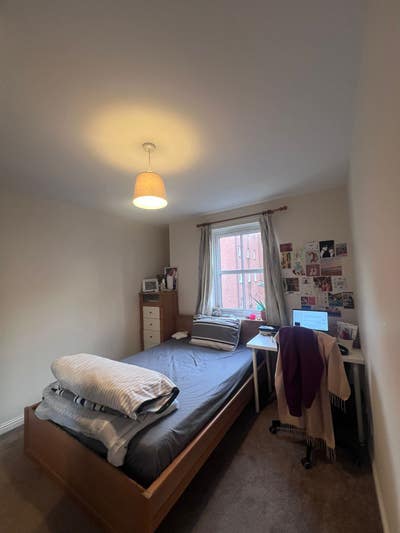Ensuite Room in Leith Main Photo