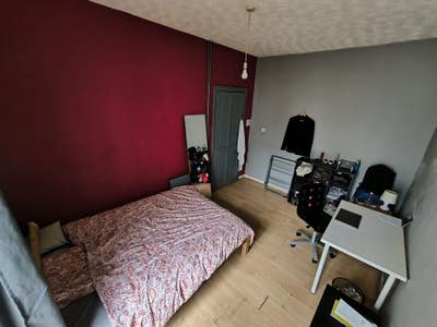 Room in Southville Main Photo