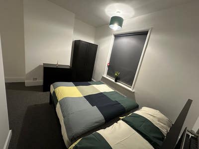 Cozy fully furnished all professional shared house Main Photo