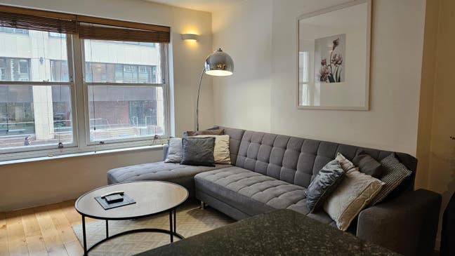E1 - One bedroom flat with Terrace Main Photo