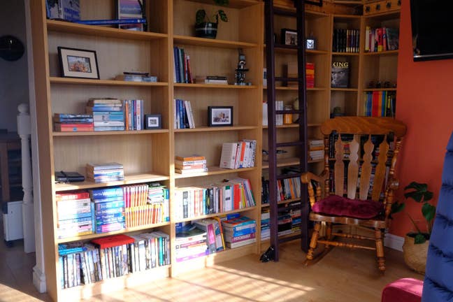  2  bedroom  house Main Photo