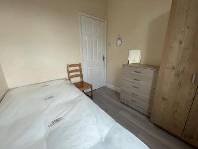 Modern Single/No Deposit- Bills inc/Neasden Main Photo