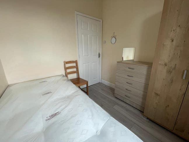 Modern Single/No Deposit- Bills inc/Neasden Main Photo