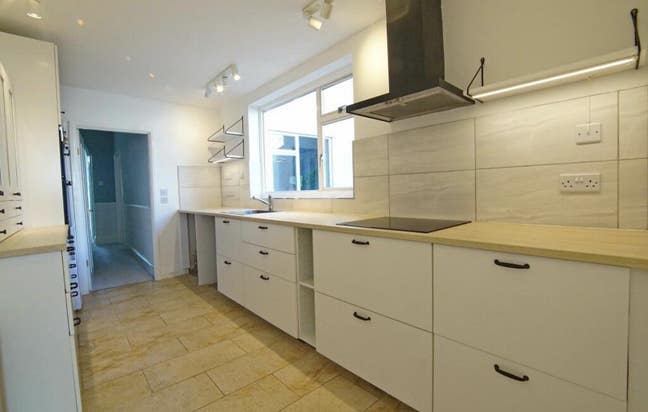 Double Room Available &pound;650(Bills Included) Main Photo