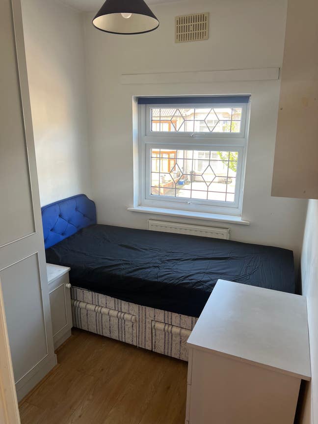 Single Room in Shared household Main Photo