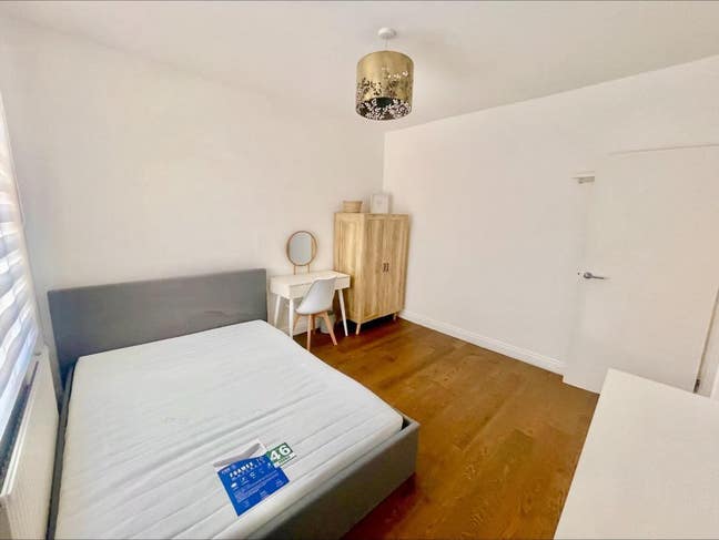 Double peaceful room – 20 Minutes from Waterloo Main Photo