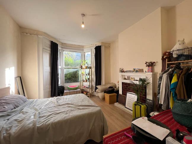 An amazing 2 bedroom garden flat Main Photo