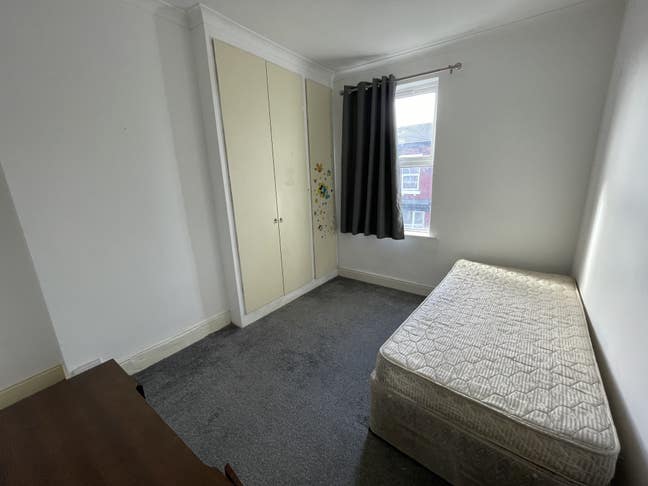 Spacious Single Room in a shared House Main Photo