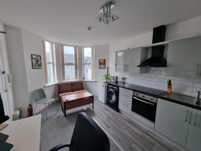 1 bedroom flat- Newquay Main Photo