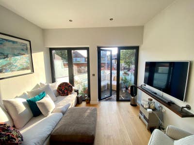 Double Bedroom Available Main Photo