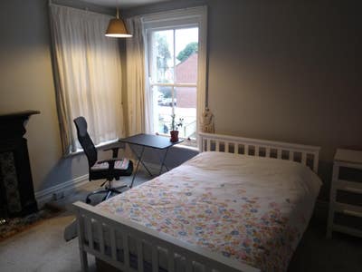 Lovely sunny large room in Pokesdown/Southbourne  Main Photo