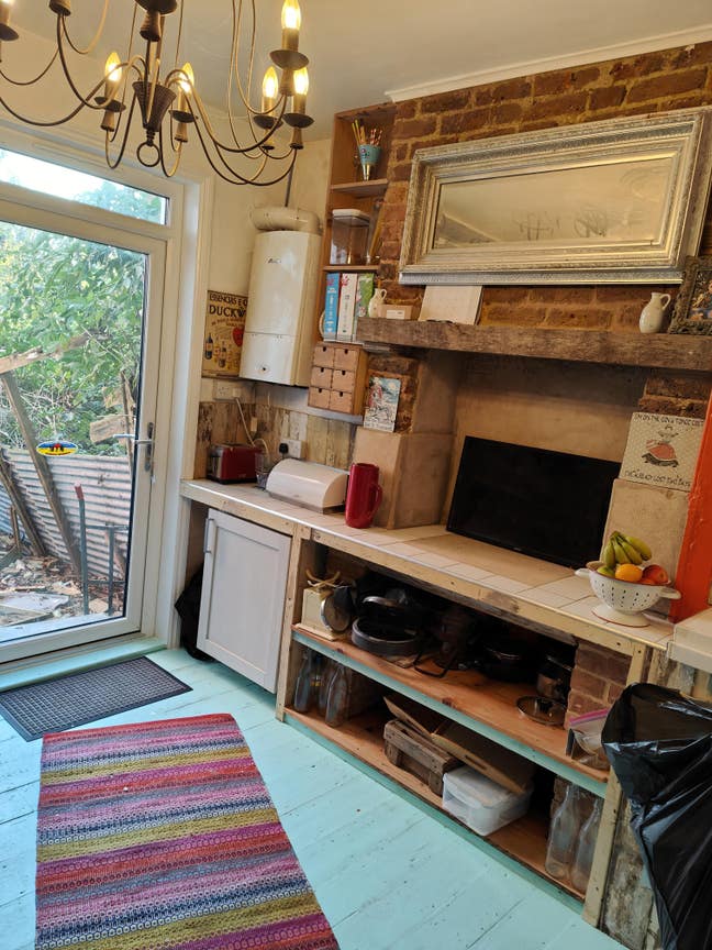 Room available in lovely Victorian house   Main Photo