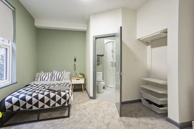 **Last Room Near Royal Derby Hospital** Main Photo