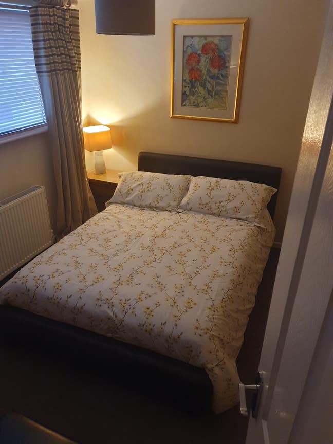 1 double room in 4 bed home avail from 16/2 Main Photo