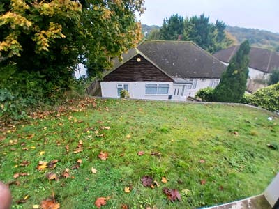 Two Bed Bungalow With Most Bills Inc. in Purley Main Photo
