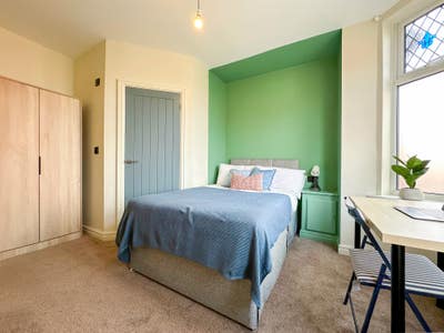 ✨Newly Refurbished Rooms  Two Weeks Free Rent 🎊 ✨ Main Photo