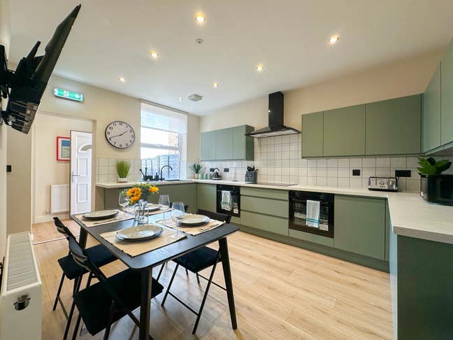 ✨ Astonishing Rooms at  WN6✨ Main Photo