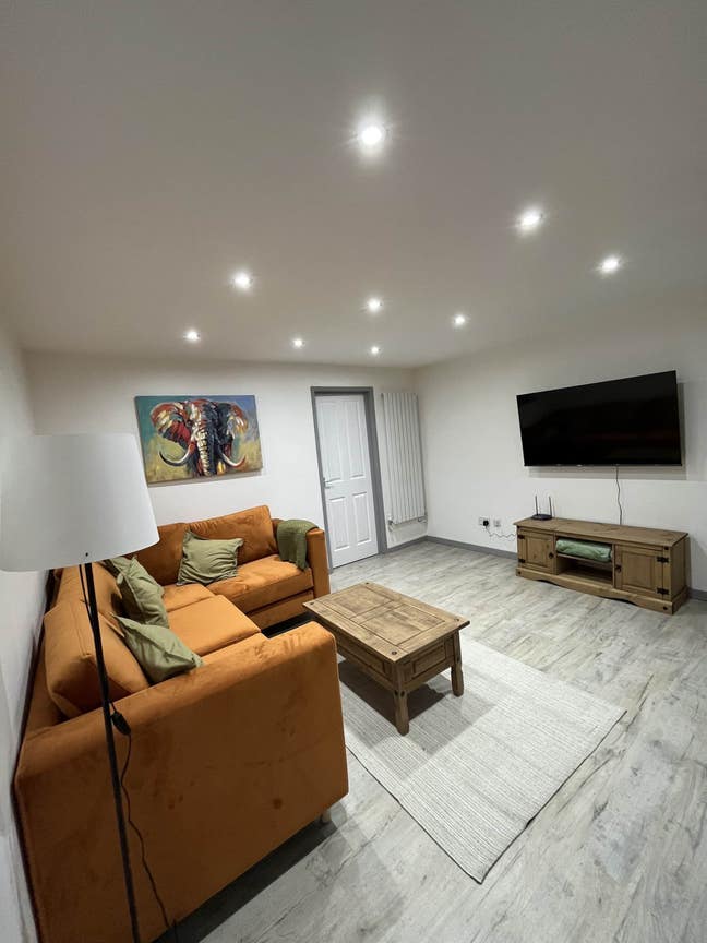 Double Room in Professional House - Central Town Main Photo