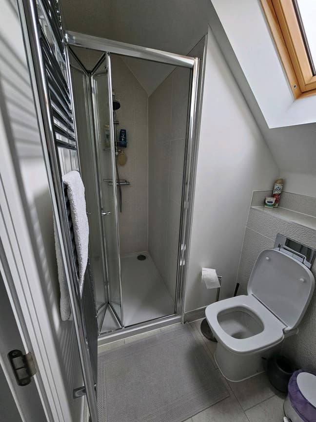 Large bedroom with Ensuite  Main Photo