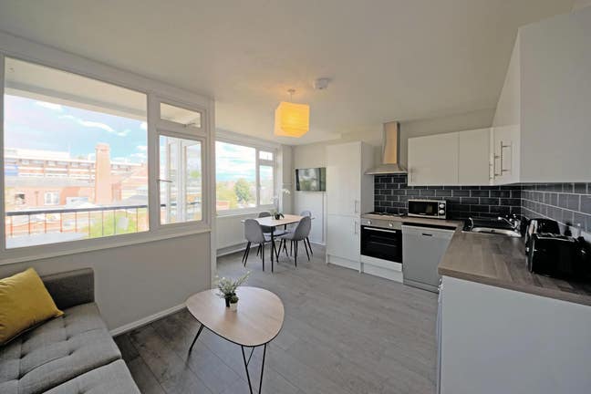 ** Shoreditch ** Great Opportunity to Move  Main Photo