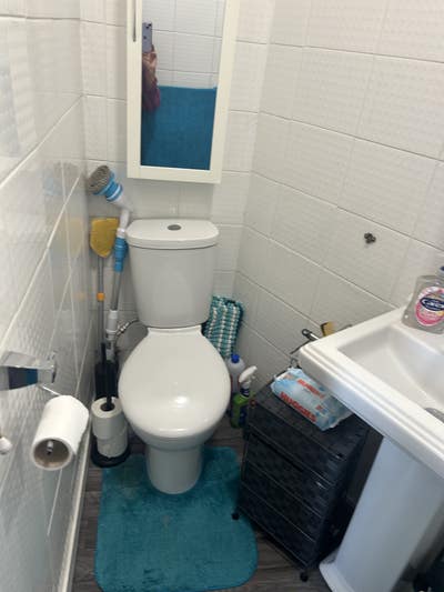 Good size rooms one with en-suite one with out  Main Photo