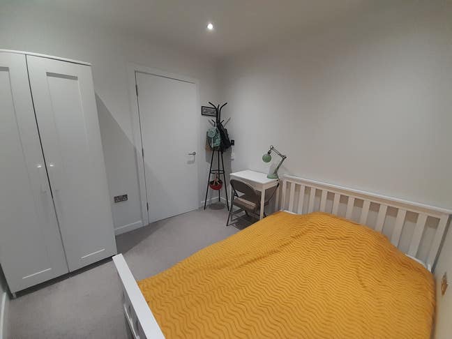 Double room in cozy flat - Short Term Main Photo